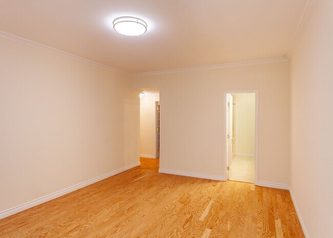 Building Photo - Stunning 2 Bed | 2 Bath Luxury Condo with ...