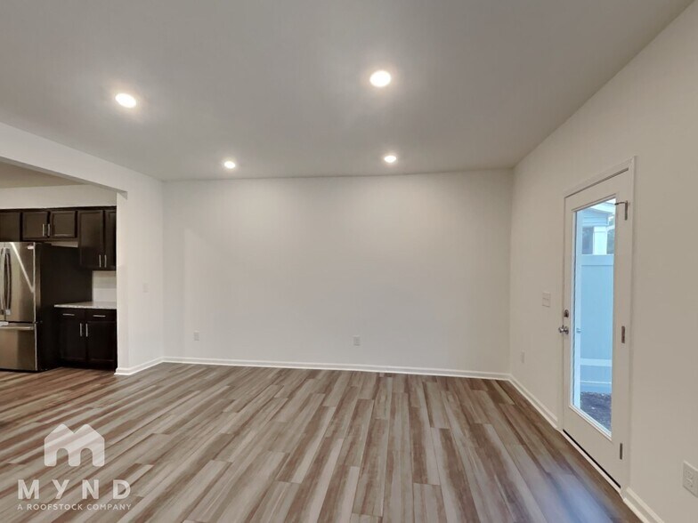 Building Photo - 1102 Constellation Cir