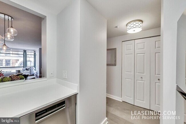 Building Photo - 1150 K St NW