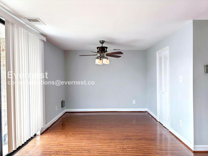 Building Photo - 3314 Huntley Sq Dr