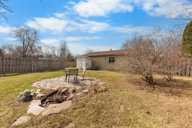 Building Photo - 2 Faust Ct