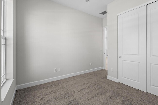 Building Photo - 14200 Lacebark