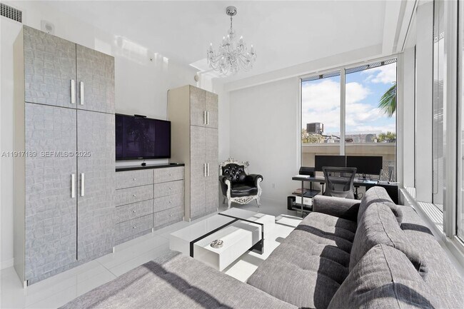 Building Photo - 2100 Park Ave