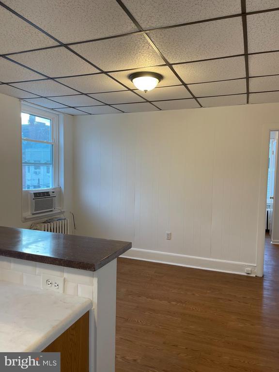 Building Photo - 613 S 8th St