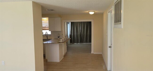 Building Photo - 13240 Starfish Dr