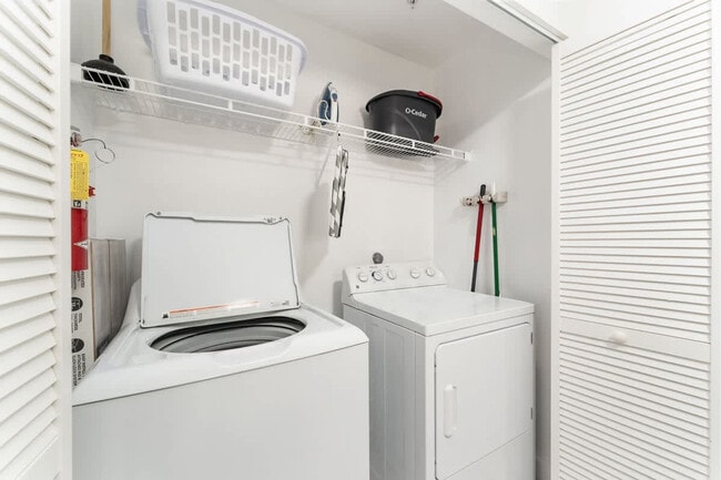 Building Photo - 2360 SW Archer Rd