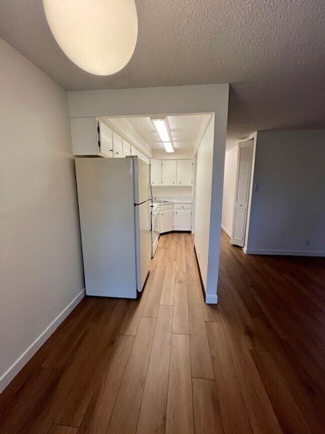 Building Photo - 1325-1327 Grant St