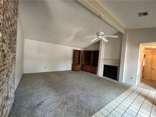 Building Photo - 8 Teresa Dr