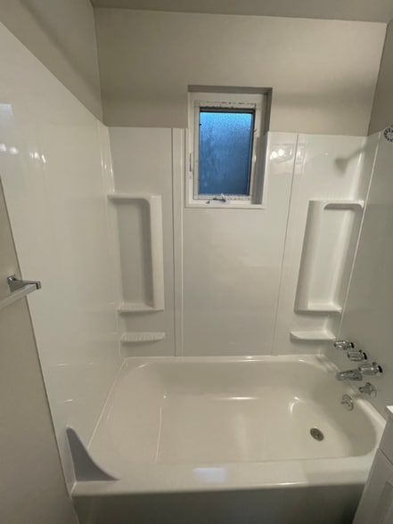 Building Photo - 1215 Queen Anne Ave N