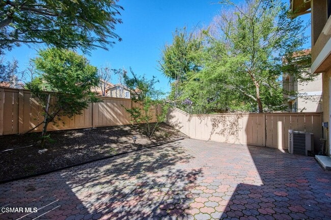 Building Photo - 4827 La Vella Dr