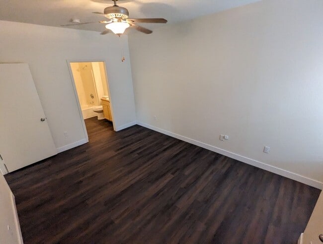 Building Photo - 8250 N Grand Canyon Dr