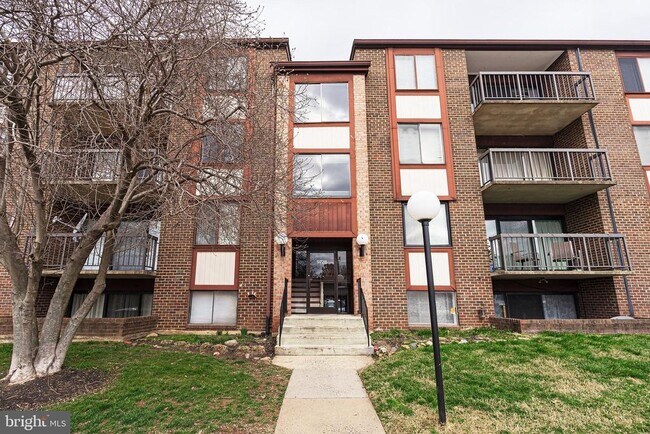Primary Photo - 9728 Kingsbridge Dr