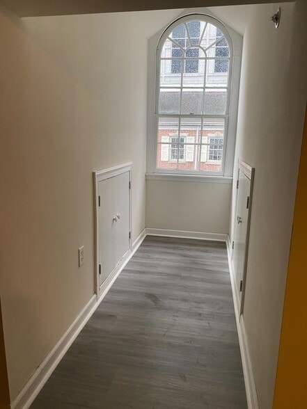 Building Photo - 735 Walnut St