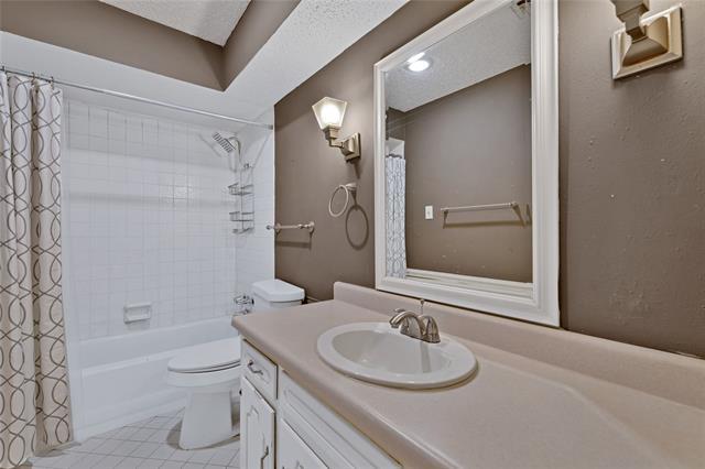 Building Photo - 5426 Winton St