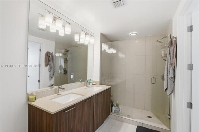 Building Photo - 5300 Paseo Blvd