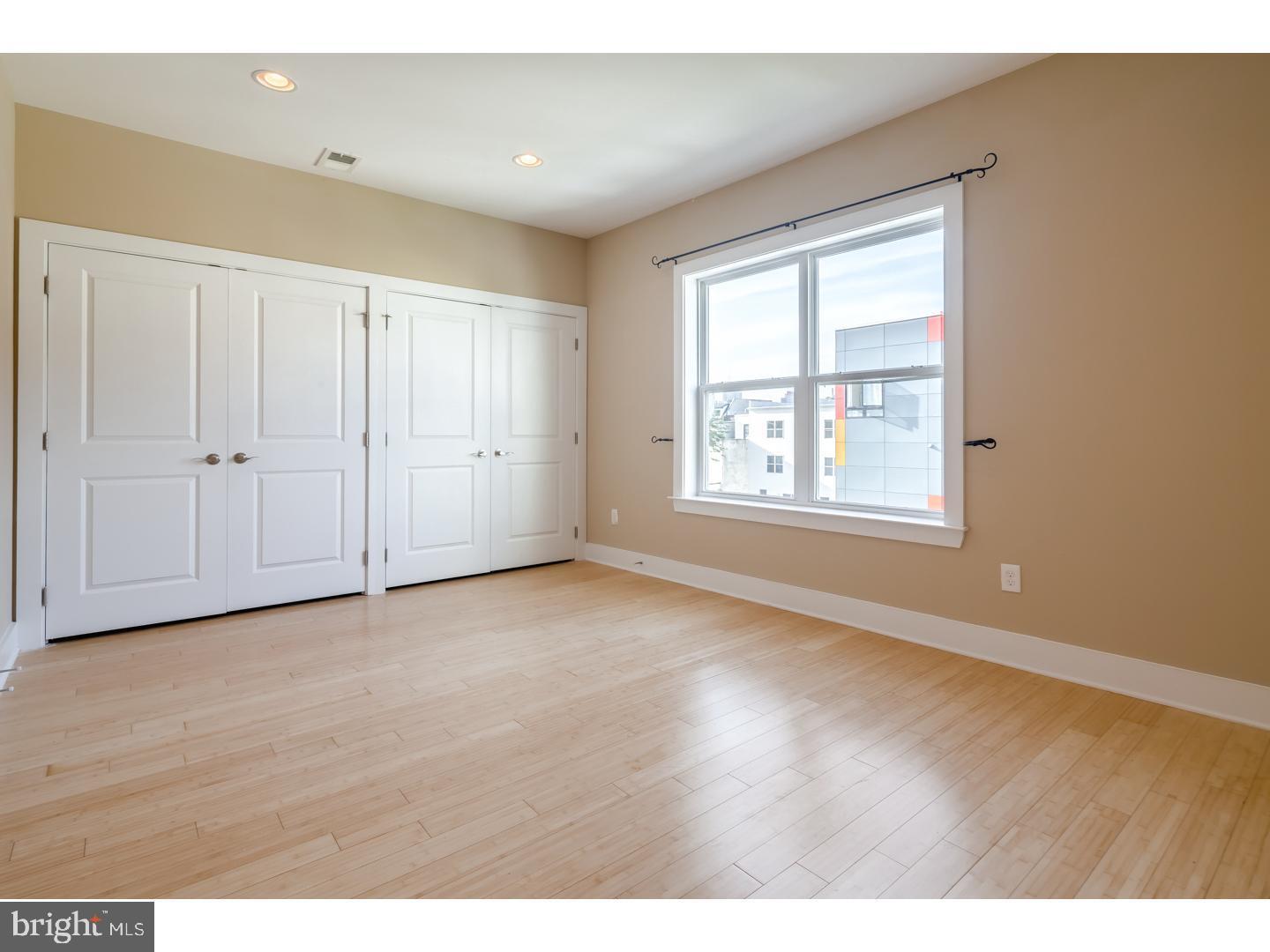 Building Photo - 509 Carpenter St