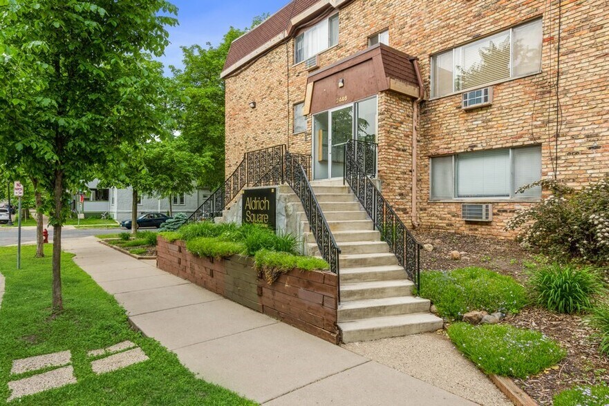 Building Photo - 2446 Aldrich Ave S