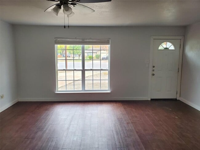 Building Photo - 807 Fernwood Cove