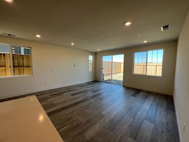 Building Photo - Newer Construction Home located in desirab...
