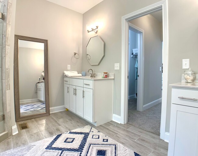Building Photo - 260 Bluebriar Trace