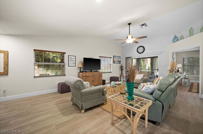 Building Photo - 9570 Crescent Garden Dr