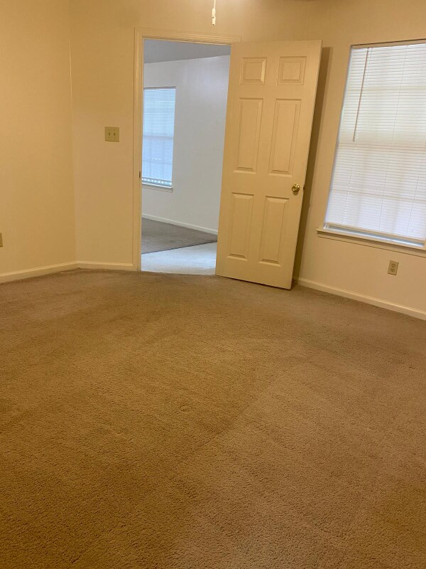 Building Photo - 120 Louise St