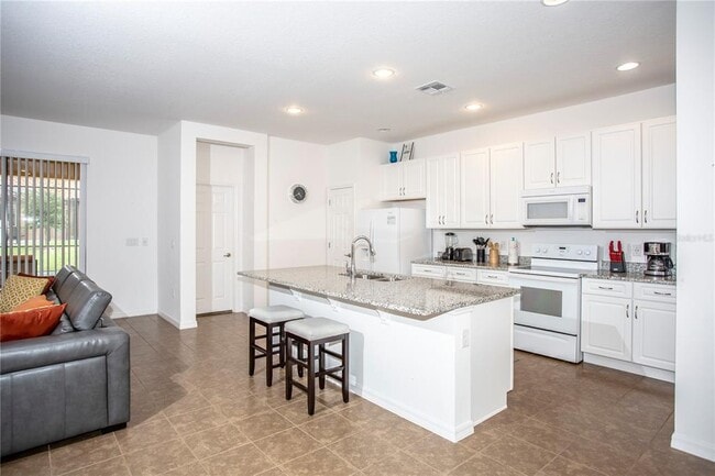 Building Photo - 2666 Rosemont Cir