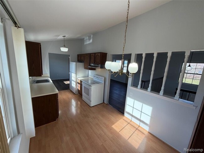 Building Photo - 20923 W Glen Haven Cir