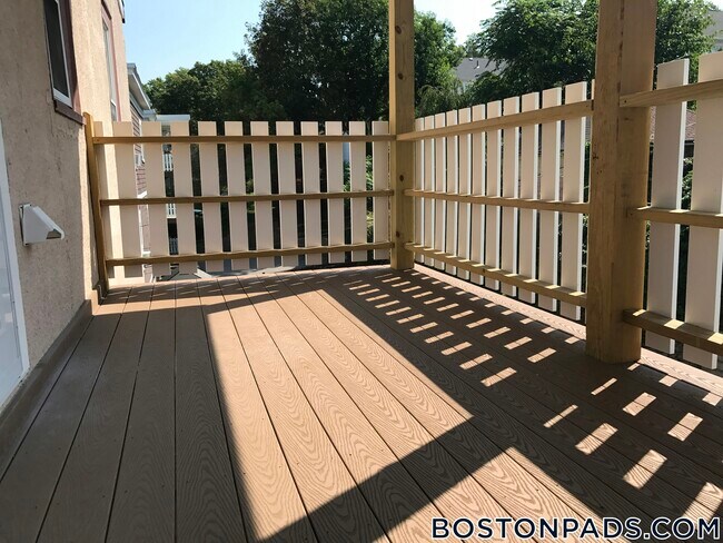 Building Photo - 62 Union St