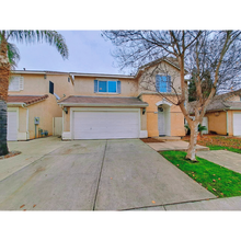 Building Photo - Comfortable 3BR Two-Story Home in Secure Fresno Community!