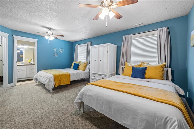 Building Photo - 2279 S Bear Claw Way