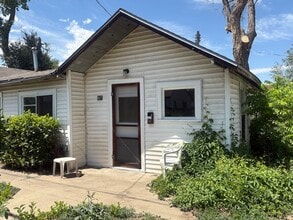 Building Photo - 813-825 Lee Ave
