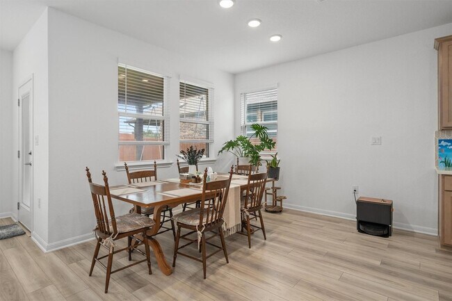 Building Photo - 1617 Purple Martin Dr