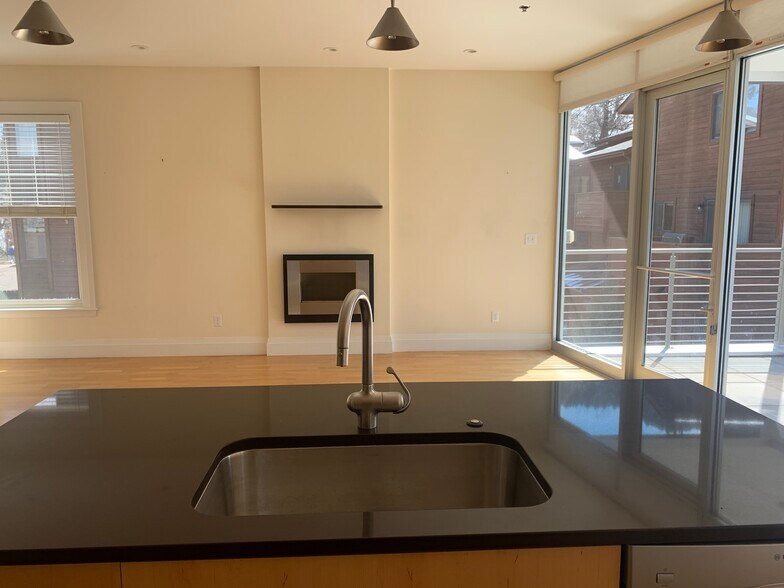 Building Photo - 1641 4th St