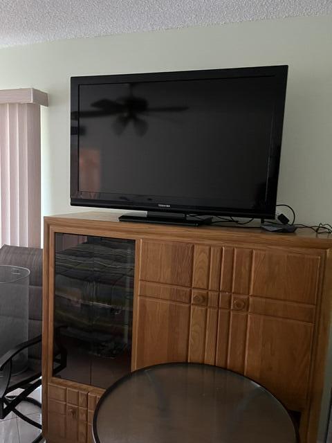 Building Photo - 457 Flanders Dr