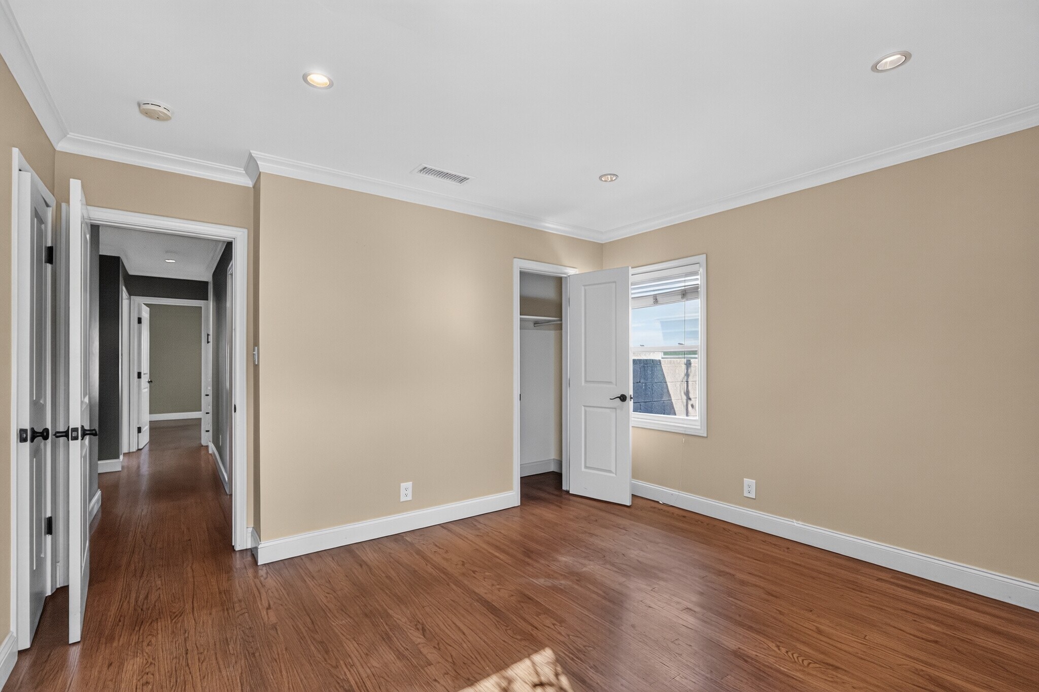 Building Photo - 7742 Dunbarton Ave