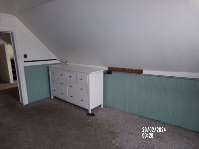 Building Photo - 4bd 1ba Home