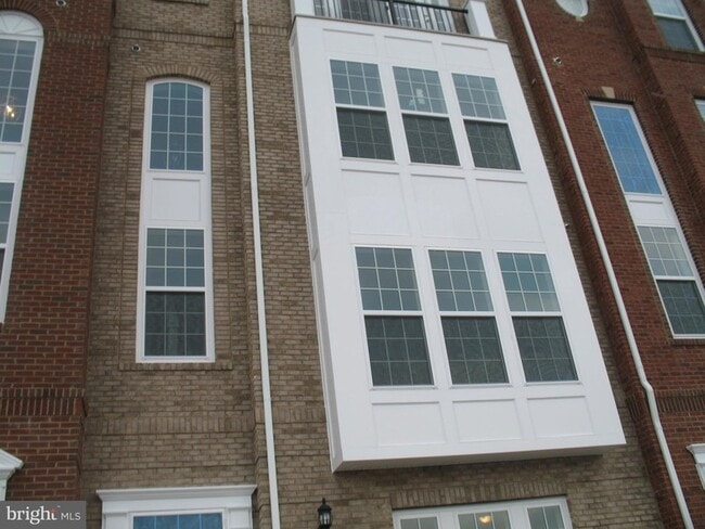 Building Photo - 42784 Lauder Terrace