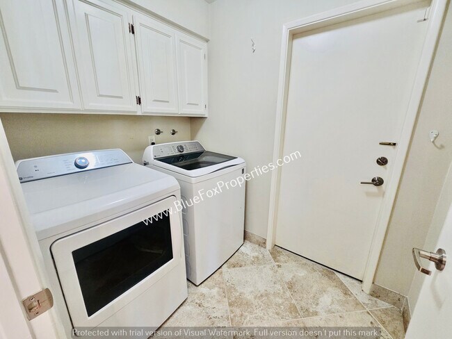 Building Photo - 8135 N Casas Way