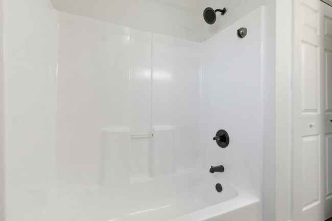 Building Photo - 17 Timberwood Ct