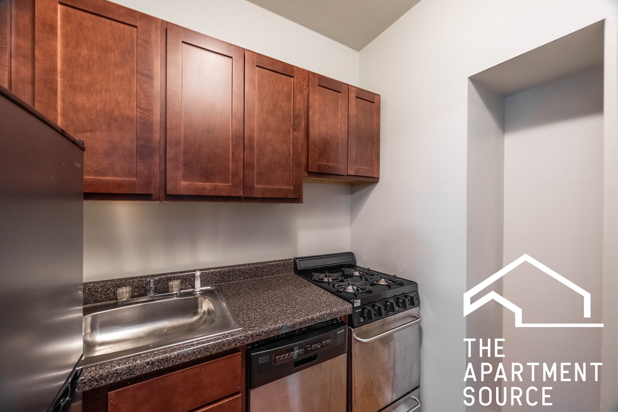 Building Photo - 1160 N Dearborn St