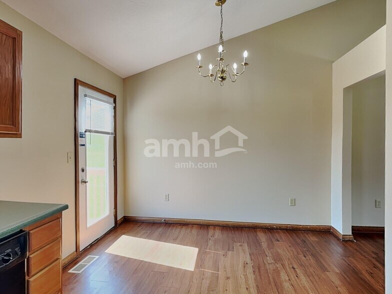 Building Photo - 601 Tupelo Dr