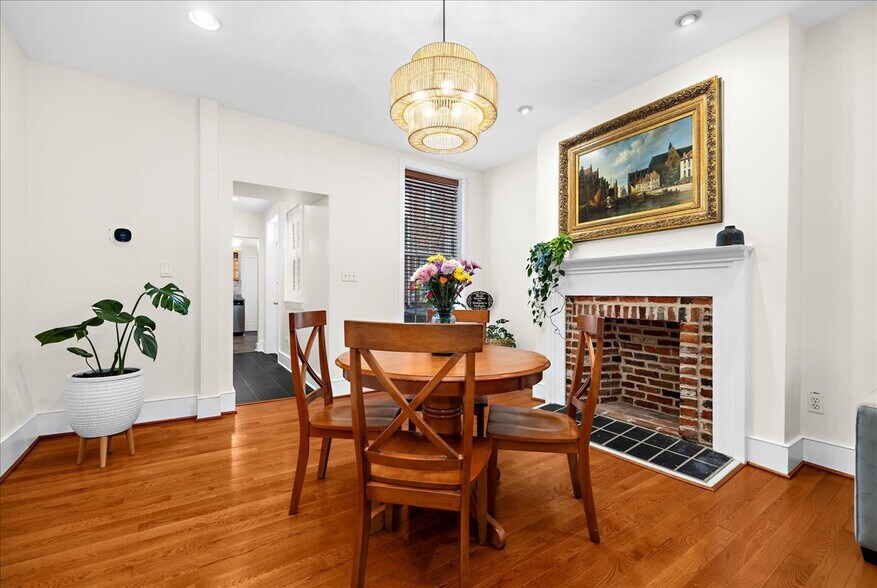 Building Photo - 656 Washington Blvd