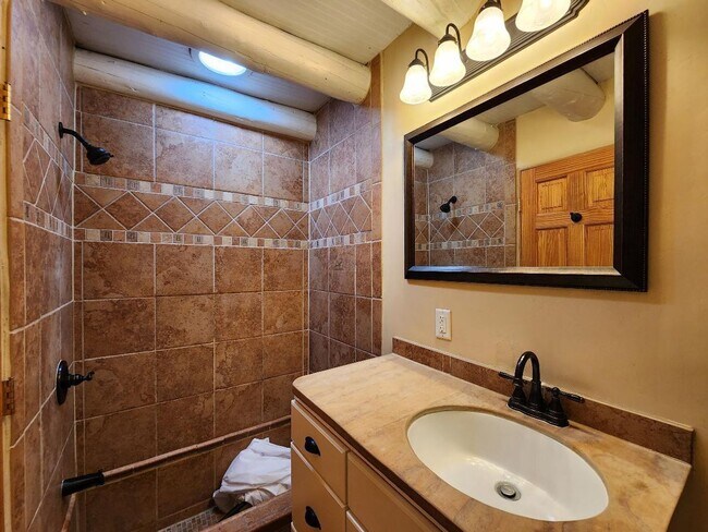 Building Photo - 235 Irvine St