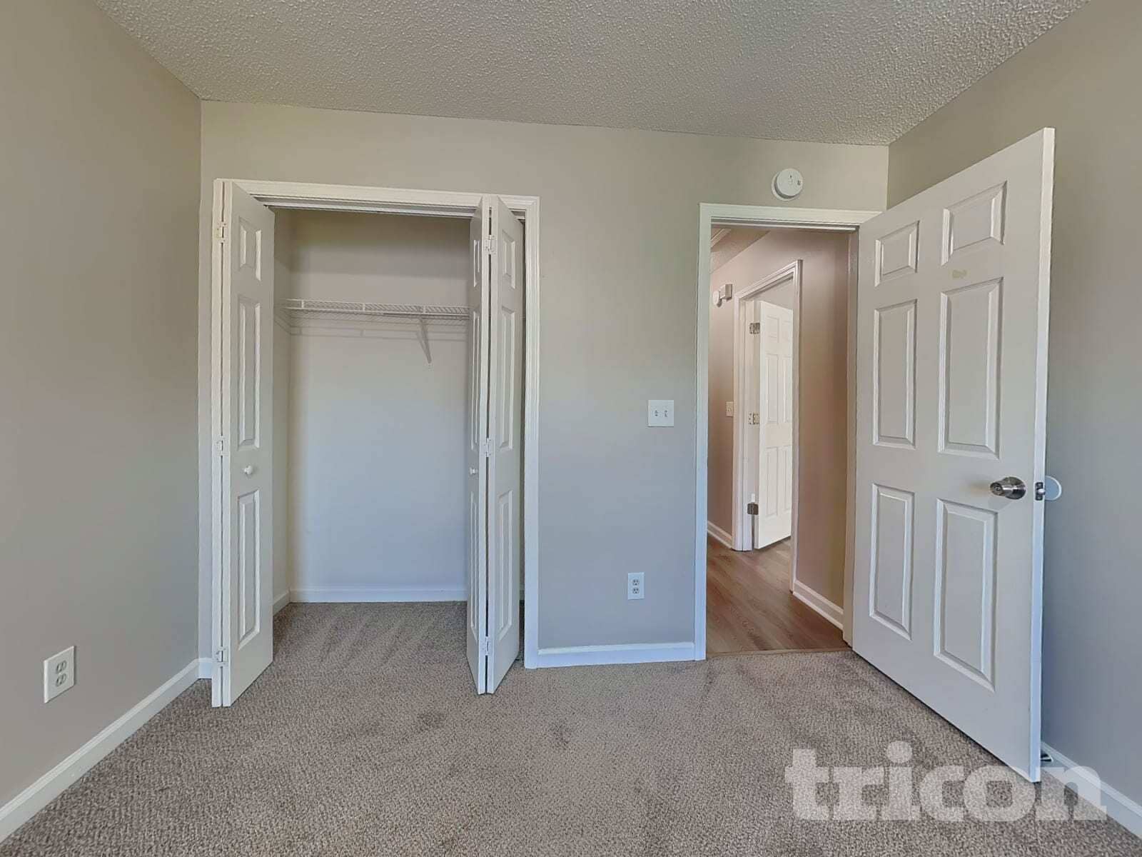 Building Photo - 3715 Longview Dr