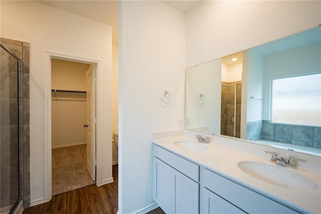 Building Photo - 220 Longbridge Dr