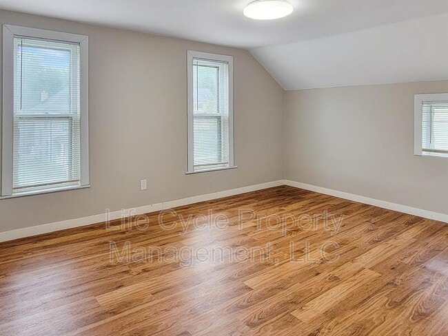 Building Photo - 631 M.L.K. Jr St SE