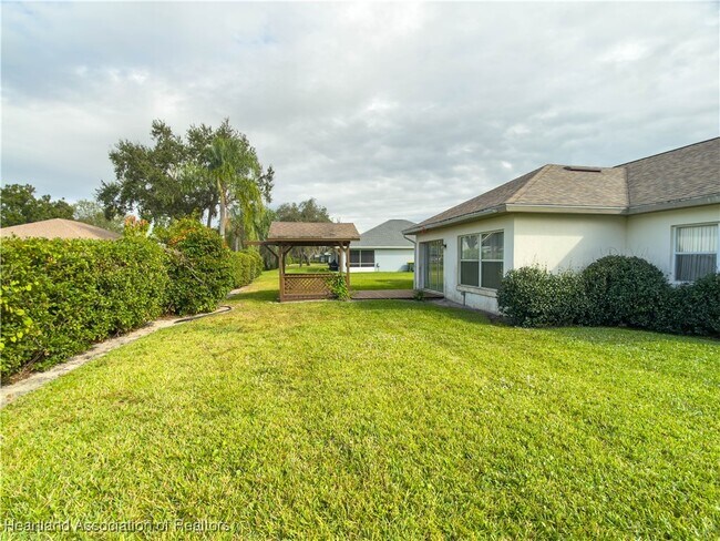 Building Photo - 2508 Manor Dr