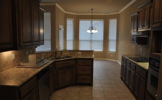 Building Photo - 6613 Stinchcomb Dr