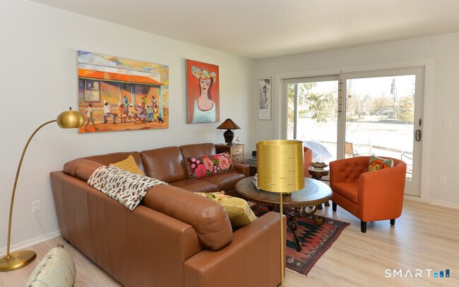 Building Photo - 44 Heritage Vlg